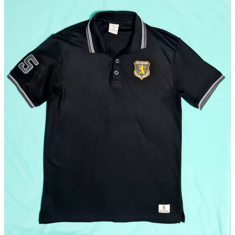 GM Designเสื้อยืดผู้ชาย ผ้านิ่มใส่สบาย เสื้อโปโลสีดำ สภาพดี
