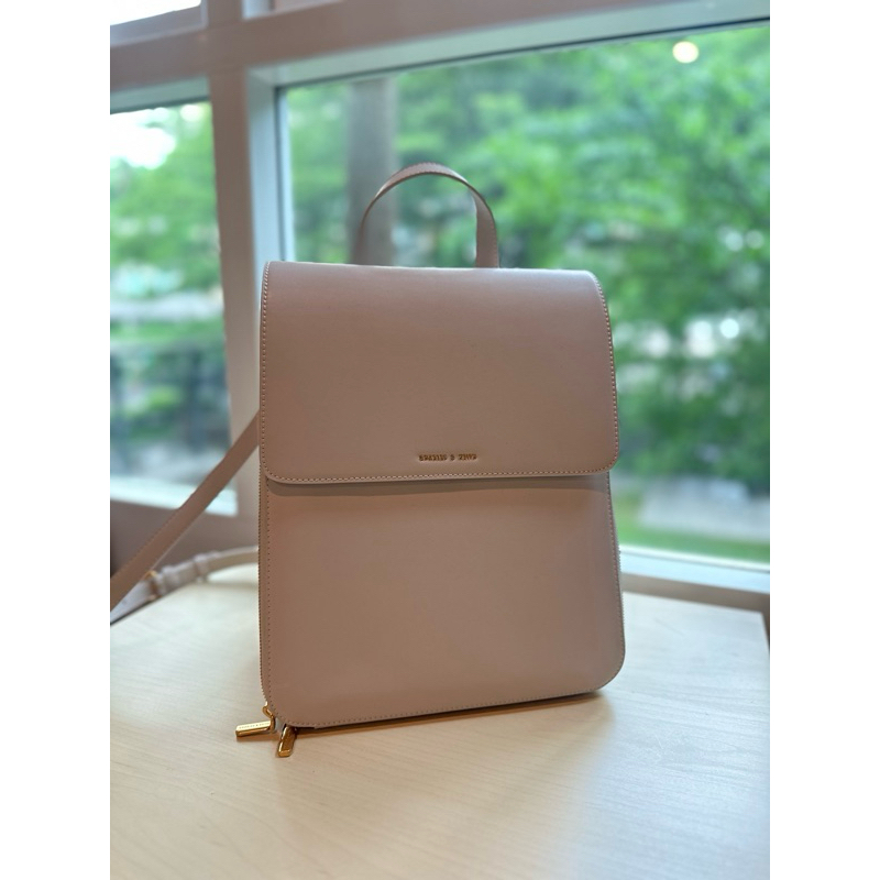 ส่งฟรี! พร้อมส่ง! กระเป๋าเป้ กระเป๋า Charles&Keith