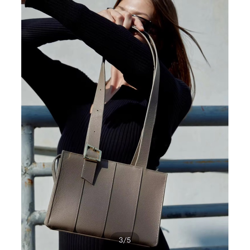 Used MYNTE STUDIO - STRYPE Color Taupe