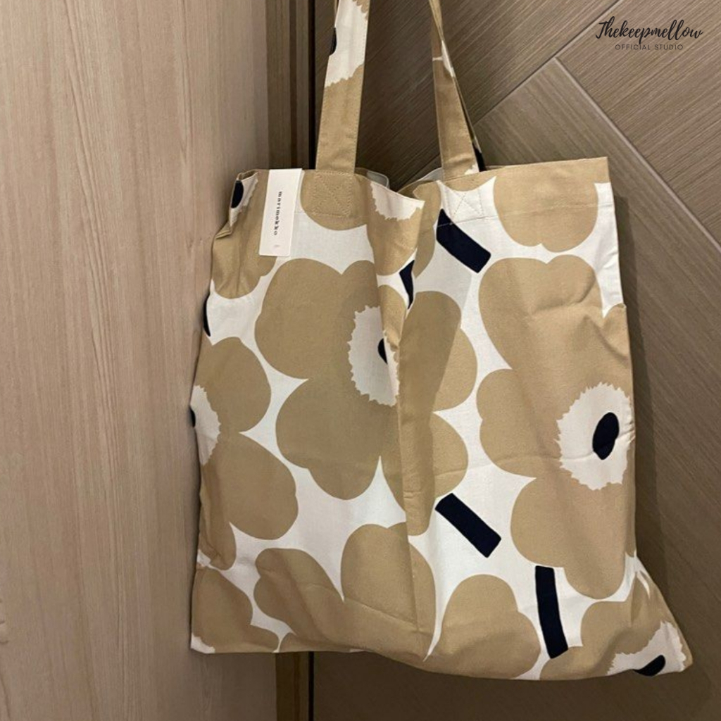 ✨พร้อมส่ง+แถมถุงเท้าฟรี✨Marimekko Cream ของแท้ 100%  ราคาถูกที่สุด ถุงผ้าMarimekko Tote Bag กระเป๋าผ้า ขนาด 44x43cm
