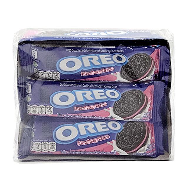 (แพ็ค 12 ชิ้น) Oreo โอรีโอ คุกกี้แซนวิชช็อกโกแลตสอดไส้ครีม กลิ่นสตรอเบอรี่ 27.6 กรัม 12 ชิ้น