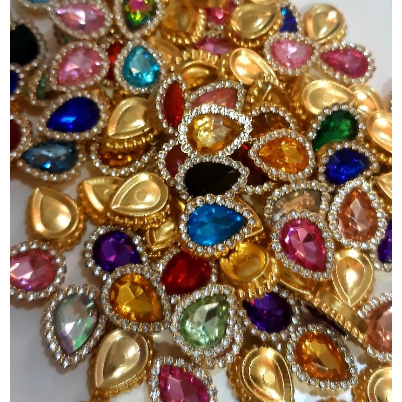 เพชรล้อมหยดน้ำไม่มีรู 15×19มิล10เม็ด