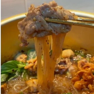 [จัมโบ้ 180g] ก๋วยเตี๋ยวเรือ แม่จ๋า ซองใหญ่ เครื่องเยอะ 1 ห่อ