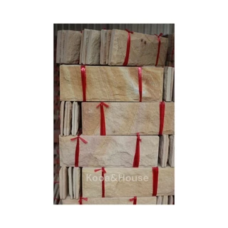 หินทรายธรรมชาติ สีเหลืองลาย ติดผนัง ปูเสาปูพื้น ขนาด 10x30 cm.