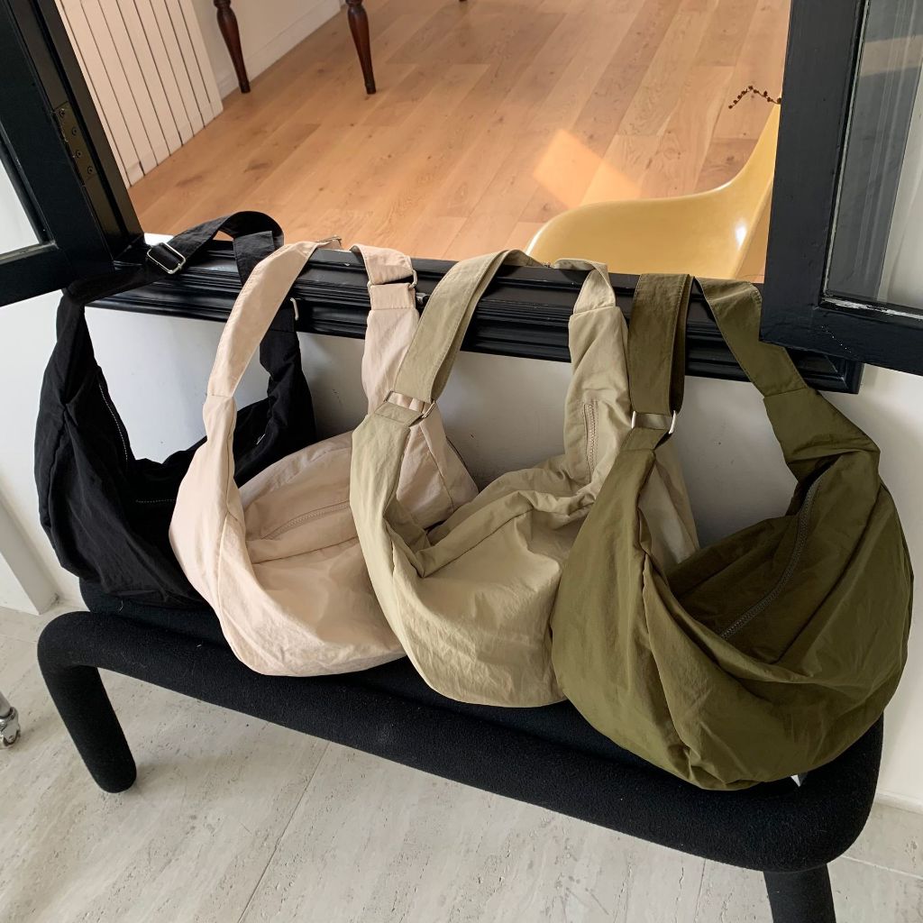 [ใช้2โค้ดส่งฟรี+ลดเพิ่ม] สินค้าใหม่ 2025 กระเป๋าผ้าใบใหญ่ทรง Unisex งานเกาหลี ปรับสายสะพายได้ 4 สี N046