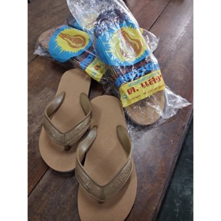 รองเท้าฟองน้ำแบบคีบ ตราหลอดไฟแท้ 100% สีน้ำตาล