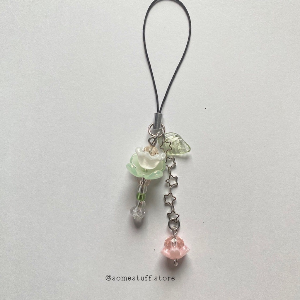 (new) somestuff | พวงกุญแจลูกปัดดอกบัว:cute lotus flower phone charm