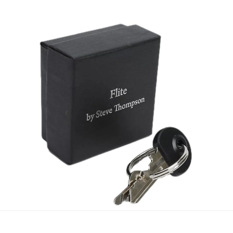 Flite อุปกรณ์มายากล แหวนไปคล้องในพวงกุญแจในพริบตา