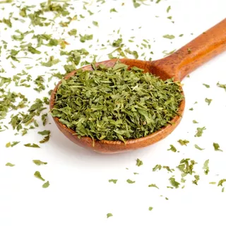 ใบพาร์สเล่ย์อบแห้ง Parsley 50 กรัม เครื่องเทศ ตรา ปราชญา