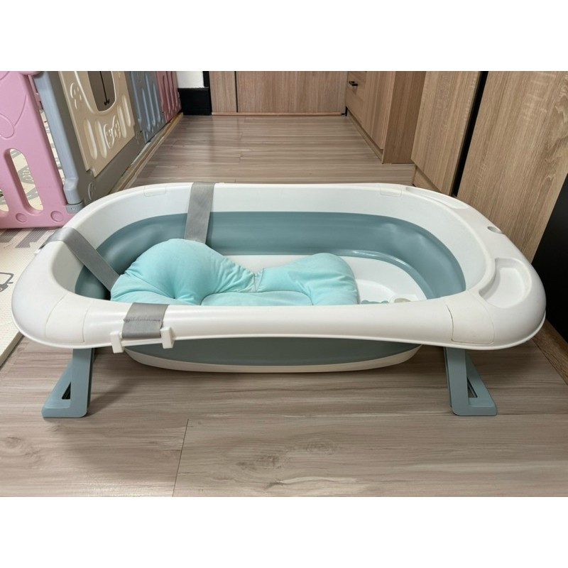 (มือสอง) อ่างอาบน้ำเด็กพับเก็บได้ ใช้ได้ตั้งแต่แรกเกิด-8 ปี พร้อมเบาะรองอาบน้ำสำหรับเด็กอ่อน แถมเบาะ