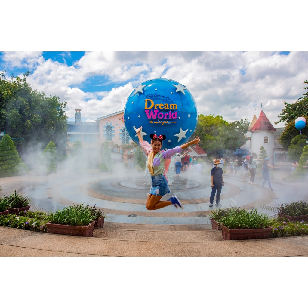 Dreamworld + Snow town + Lunch Bangkok Entry Pass for adult and Child ดรีมเวิลด์ + เมืองหิมะ + บัตรเ