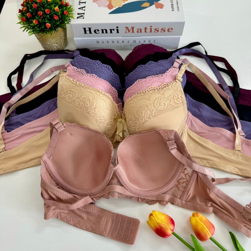 เสื้อในสตรี คัพB/C ลายลูกไม้แฟชั่น ฟองบาง ผ้าซีทรู มีโครง Lady Women Clothing ฟองน้ำ