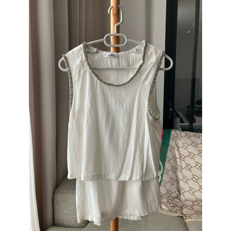 Juillet brand made in japan เสื่อแขนกุดปักแต่งเพชรรอบ เสื้อทูเวย์ สีขาวครีม M
