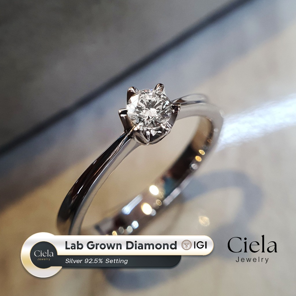 𝐂𝐢𝐞𝐥𝐚 𝐉𝐞𝐰𝐞𝐥𝐫𝐲 แหวนเพชรเม็ดชู เพชรแท้ Lab Grown 0.3 กะรัต น้ำ 100, VVS (Cert. IGI) ตัวเรือนเงิน 92.5%