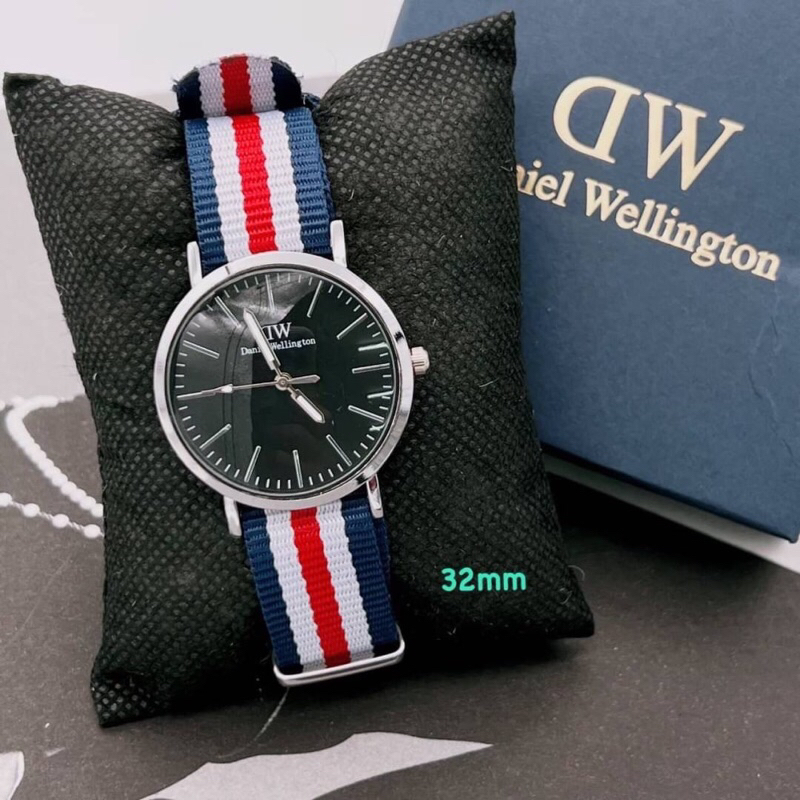 นาฬิกาแฟชั่นสายผ้า Daniel Wellington