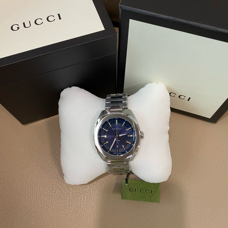 Gucci GG2570 Quartz Dial Silver Steel Strap Watch For Men (สอบถามสต็อกสินค้าก่อนสั่งซื้อ)