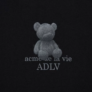 ADLV [acme de la vie] เสื้อยืด Oversize รุ่น Exclusive Fuzzy Bear Short Sleeve T-Shirt Black (50011OFBSSU_U4BKXX)