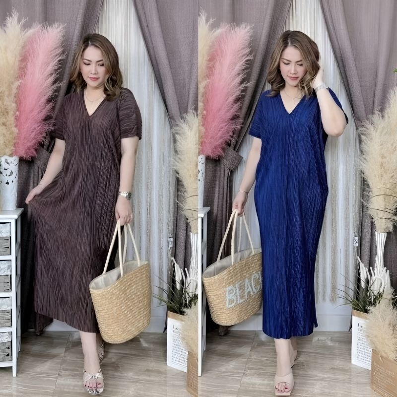 พร้อมส่ง.เดรสคอวีอัดพลีส ผ่าข้างแขนล้ำสาวอวบสไตล์เรียบหรู Free size: 36 - 48 นิ้ว.