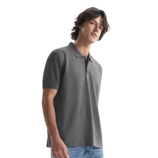 GQ Minimal Polo™ เสื้อโปโลยับยั้งกลิ่นเหงื่อ สีเทาเข้ม (มินิมอลโปโล)