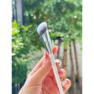 (พร้อมส่ง)FilliMilli 811 Correcter brush แปรงแต่งหน้า ลงคอนซิลเลอร์ แปรงเก็บงานใต้ตา -ไม่มีกล่อง