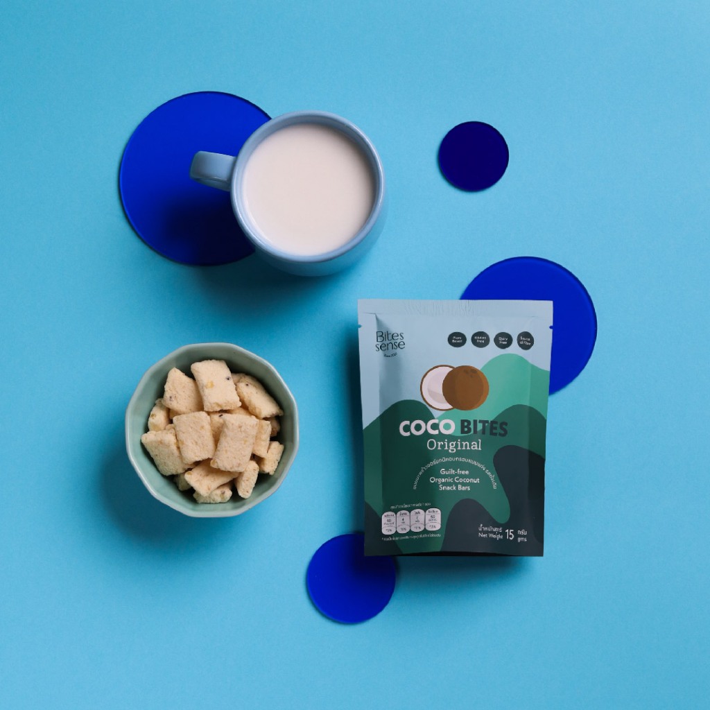 Bitessense Coco Bites Coconut Snack Bars 15g. (ไบทส์เซนส์ โคโค่ ไบทส์ ขนมมะพร้าวอบกรอบแบบแท่ง 15 กรัม)