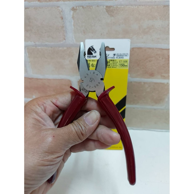 KEIBA คีมปากจิ้งจก 6 ด้ามบาง   ET-506 150 mm. รายละเอียดสินค้า เหมาะสำหรับตัดลวด สายไฟ จับน๊อต งานไฟ