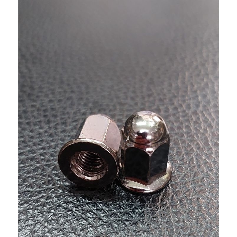 น๊อตยึอคอท่อ ชุดละ Click125i Click150i / PCX ราคาต่อชุด(1 ชุด=2 ตัว) น๊อตคอท่อ น็อตยึดท่อ เกลียว เบอร์ 11 (น็อตหัวหมวก)