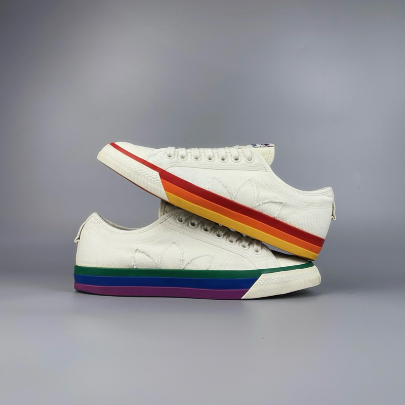 รองเท้ามือสอง adidas Nizza Pride ของแท้𝟏𝟎𝟎%  ▫️𝐒𝐢𝐳𝐞: 43𝐞𝐮 |  27.5𝐜𝐦