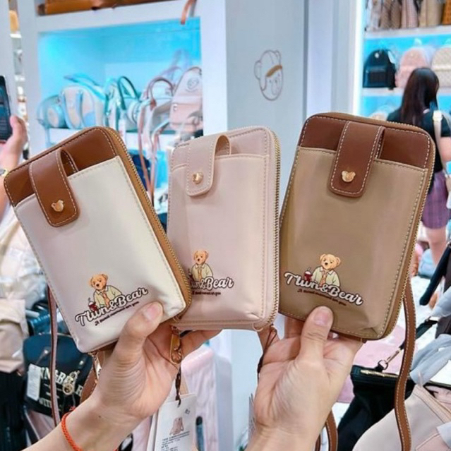 เเบรนด์เเท้ TTWN BEAR กระเป๋าทรงโฟน งานผ้าไนล่อนกันนำ้ ใส่มือถือ ใส่เงิน ใส่บัตร พร้อมถุงเเบรนด์แท้ พร้อมส่ง