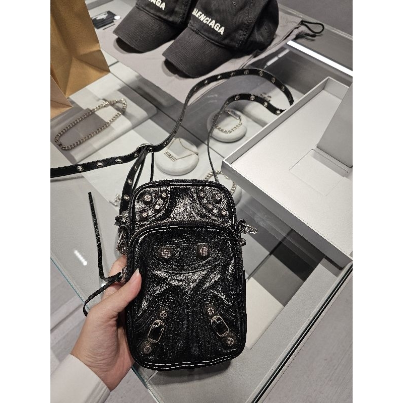 New Balenciaga le cagole phone bag พร้อมส่ง