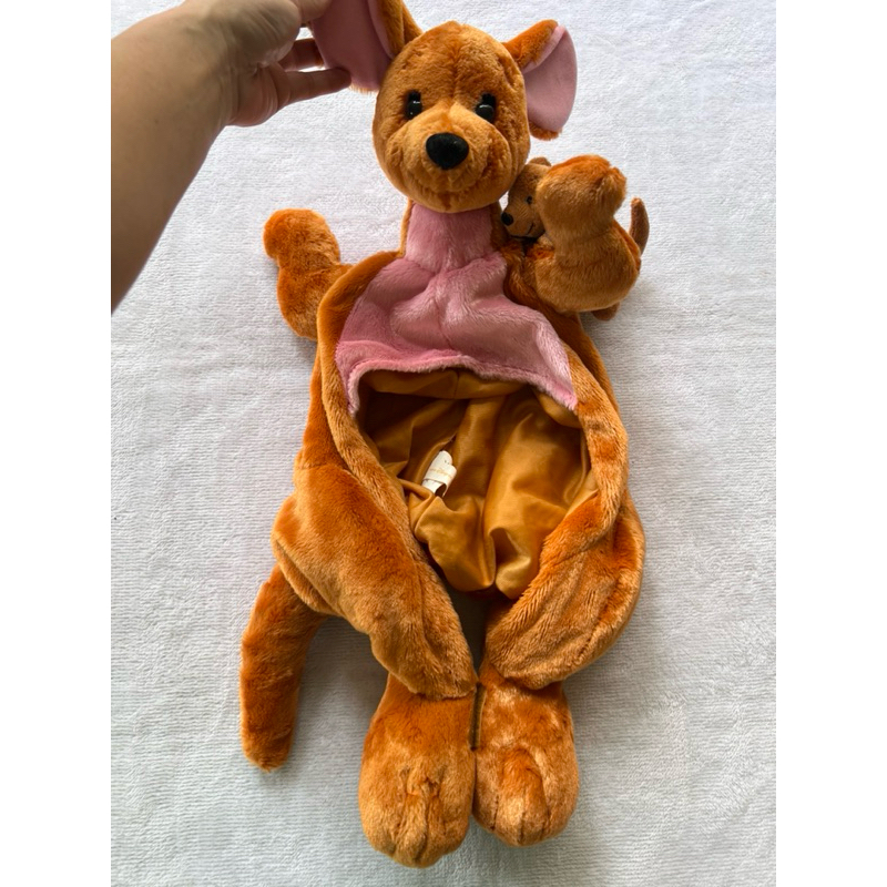 หมวกแฟนซี Winnie the pooh kanga roo จาก Disney Tokyo แท้ญี่ปุ่นมือหนึ่ง