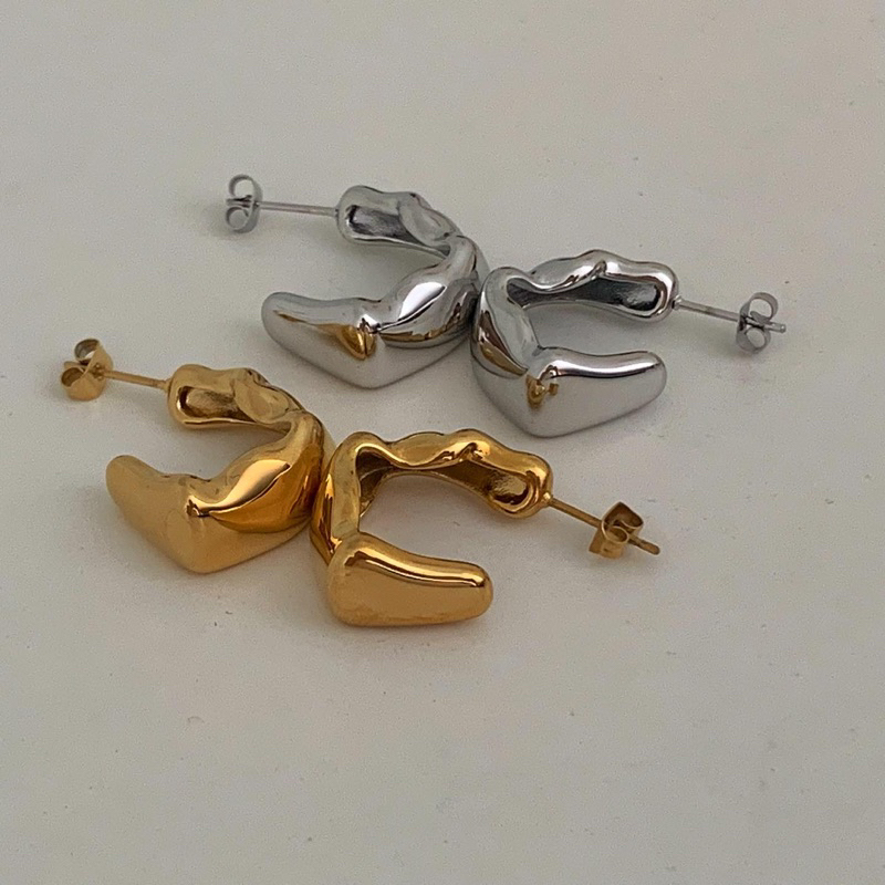 HER OBJECTIVE_HER BIRDY ROUGH BOLD EARRINGS