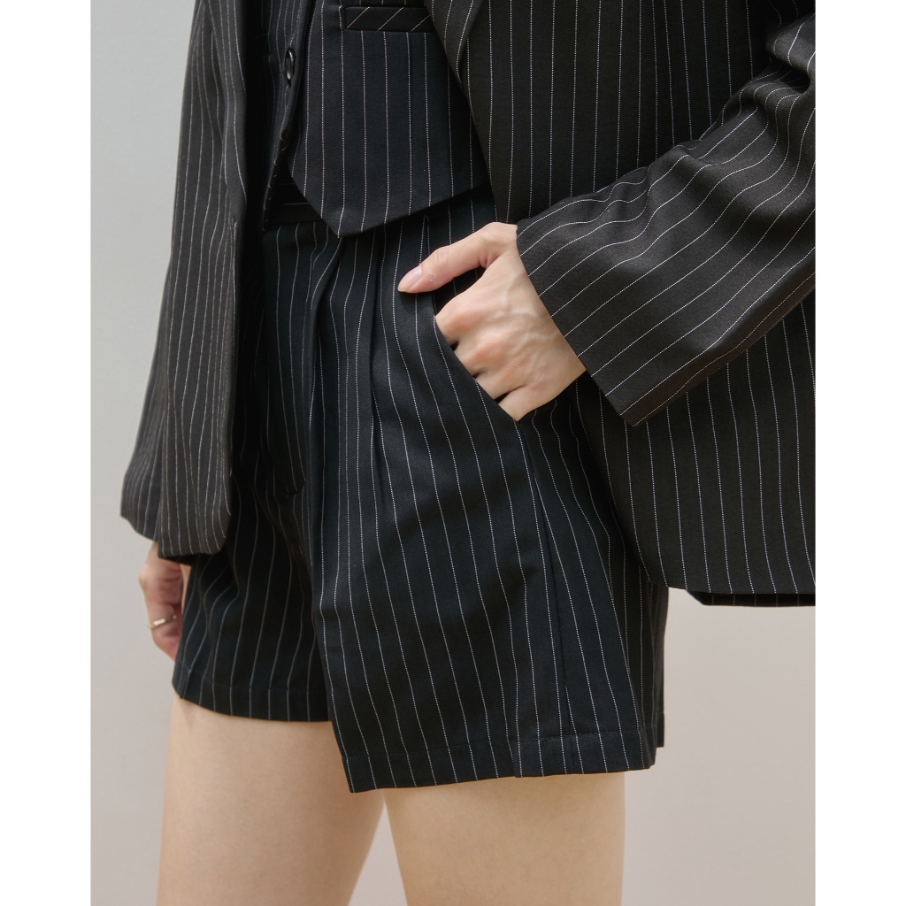 Wearly apparel - Signature Stripe Shorts [ กางเกงขาสั้นลายทาง ]
