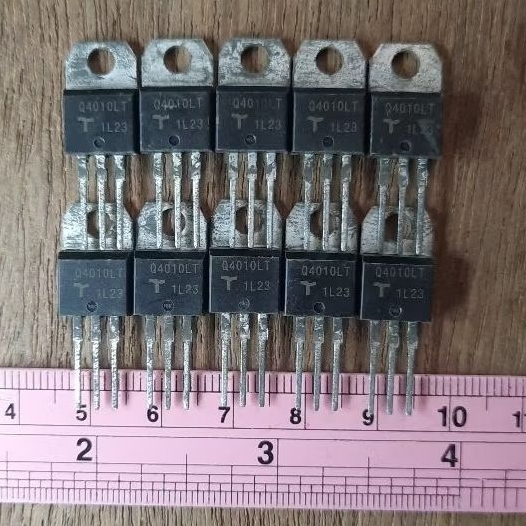 ไตรแอคQ4010LTสภาพเก่าเก็บ10ตัว60บาท