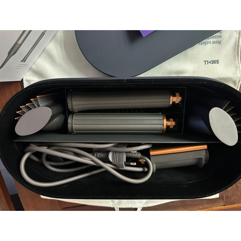 Dyson Airwrap อุปกรณ์จัดแต่งทรงผม