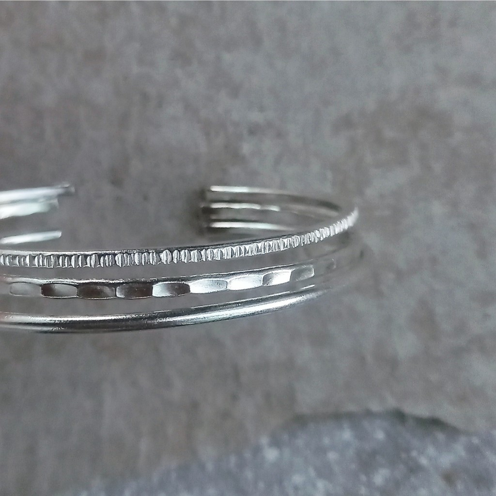 กำไล เงินกะเหรี่ยง / เงินแท้ กำไลข้อมือบาง /Karen Silver Bangle / Bracelet