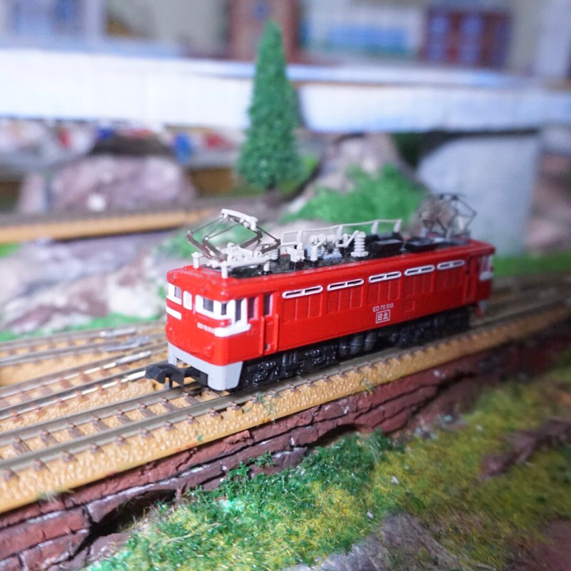 ส่งต่อ โมเดลรถไฟ Tomix ED75 ขนาด n scale มือสอง วิ่งได้ *ตำหนิแพนโทกราฟ 1 ข้างไม่ใช่ original ค่ะ