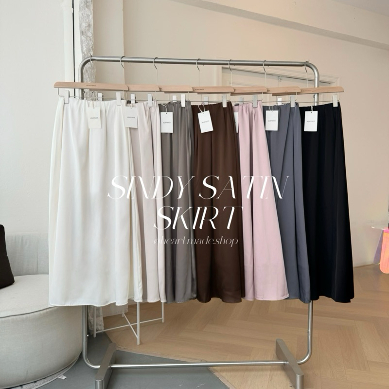(D21) Heartmade - Sindy Satin Skirt 🤏🏻 (สินค้าพร้อมส่ง)
