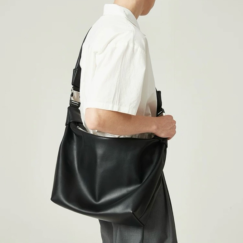 KENJI BAG กระเป๋าหนังสะพายข้างใบใหญ่