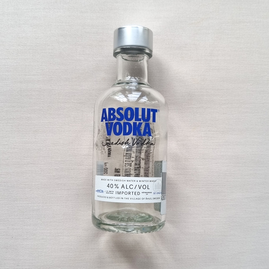 ขวดเหล้าเปล่า Absolut Vodka