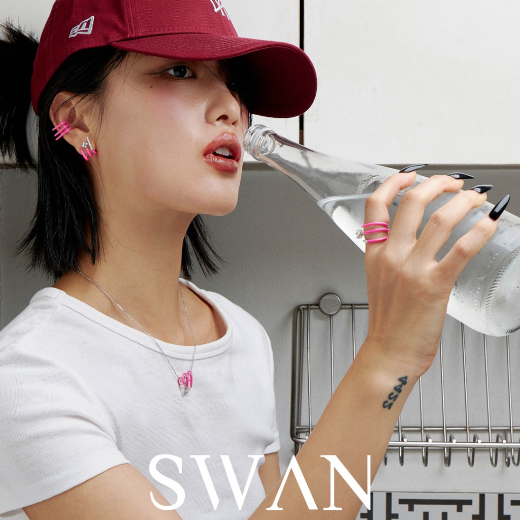 Swan حلق كاف فضة حقيقية بالمينا الملوّنة — صورة 3