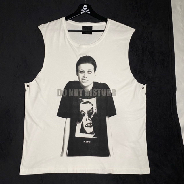 ✖️SOLD OUT✖️ เสื้อแขนกุด สีขาว ลายปีศาจ Pazuzu แบรนด์ NOM*d Gothic Punk Y2k Grunge