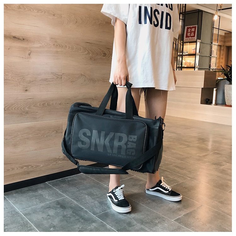 SNKR รองเท้าผ้าใบอเนกประสงค์เก็บกระเป๋าเดินทางกีฬายิมกระเป๋าบาสเกตบอลกระเป๋า Duffel ความจุขนาดใหญ่ช่วง