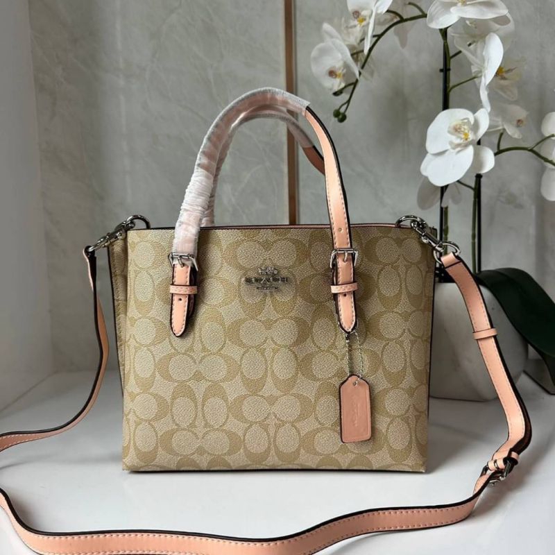 coach C4250 Mollie Tote 25.