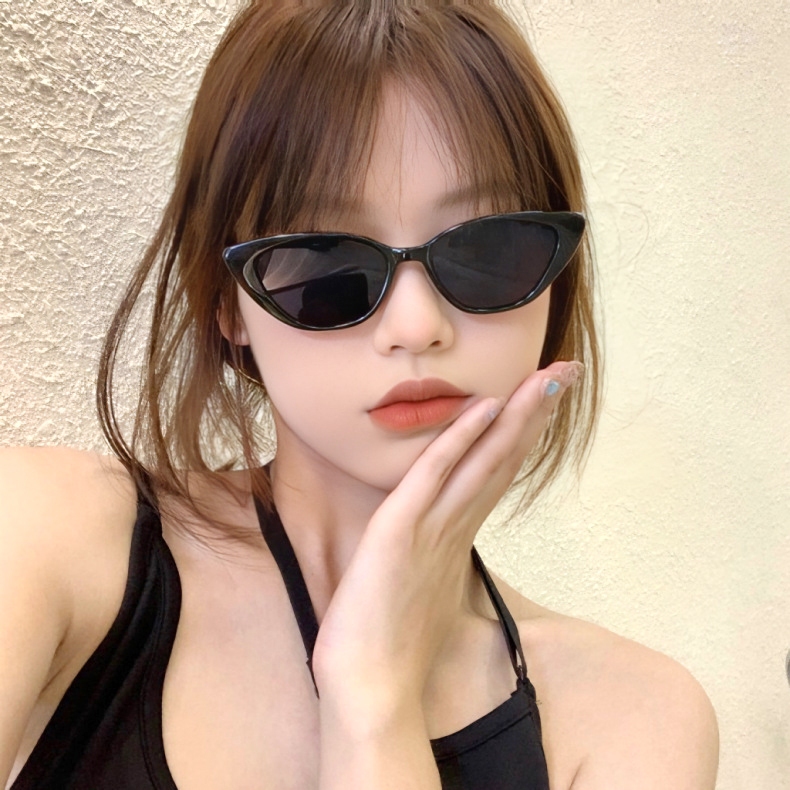 แว่นกันแดดผู้หญิง ตาแมวสามเหลี่ยม ข้อได้เปรียบ Ins รุ่นใหม่ การป้องกัน UV แว่นตากันแดด พร้อมจัดส่งจากประเทศไทย #0433
