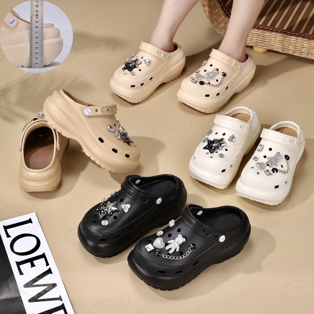 SHO-SUN8694 รองเท้าหัวโต แถมตัวติดน่ารัก ทรงใหม่ สูง 8 CM รองเท้าแบบสวม มีสายรัดส้น วัสดุ EVA สินค้าพร้อมส่ง