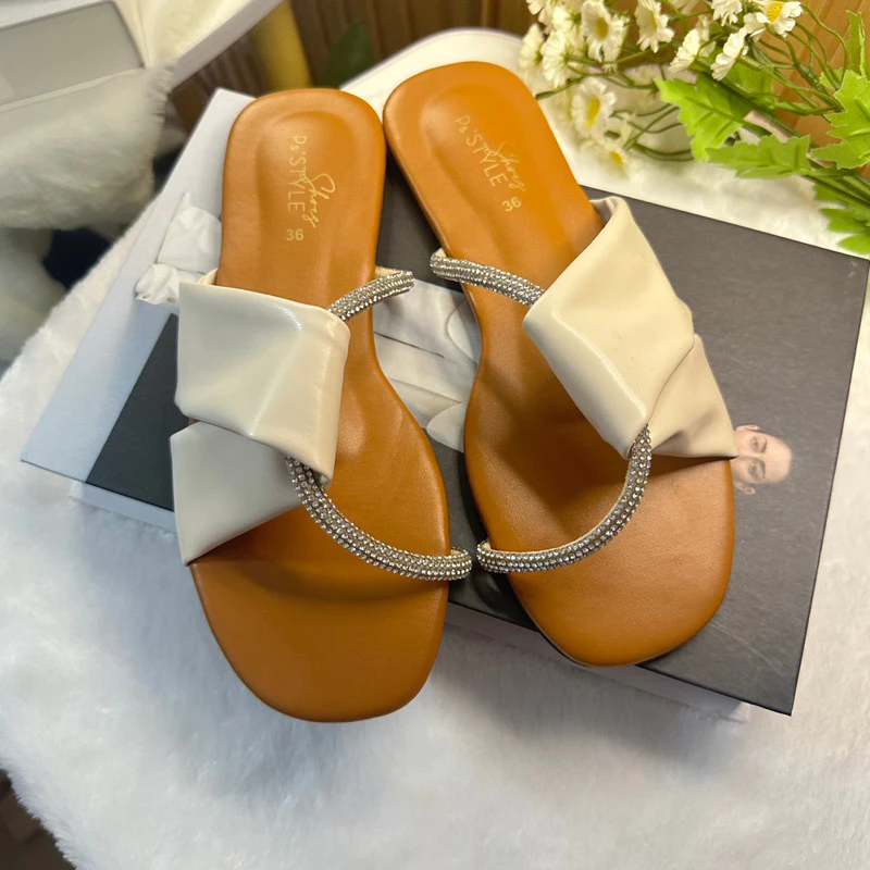 รองเท้าแตะสายเกี่ยวเพชร มินิมอล สุดเก๋ พร้อมส่ง (36-45)