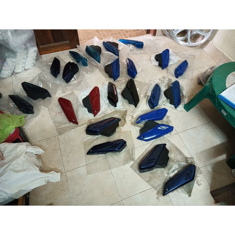 ฝาข้างตัวสั้น Y111 ปิดแบต และ Rainbow ชุดสี Y111 ขายเป็นคู่ซ้ายขวาสีตรง และ1 ข้างเดียว