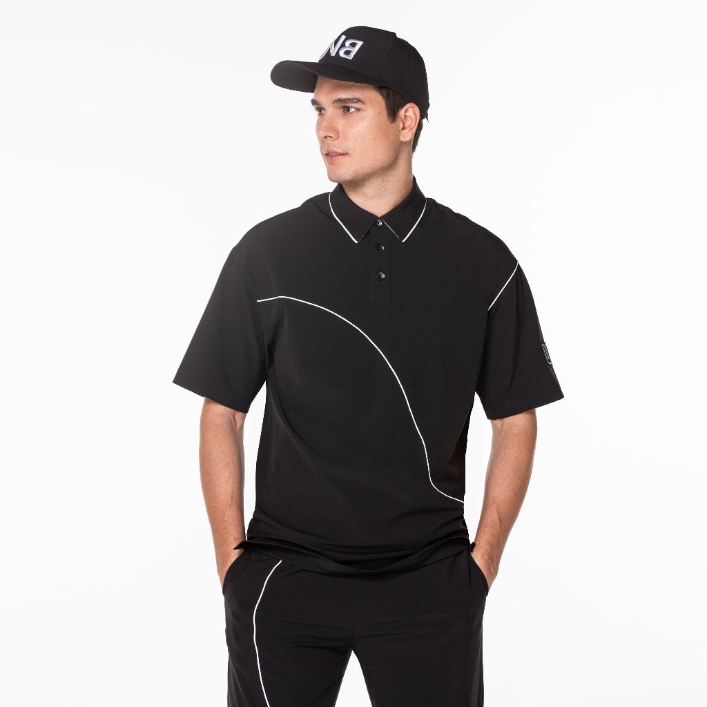 PLAY LOGS SHORT SLEEVE POLO SHIRT เสื้อโปโลชายสีดำ กุ๊นสีขาว แขนสั้น