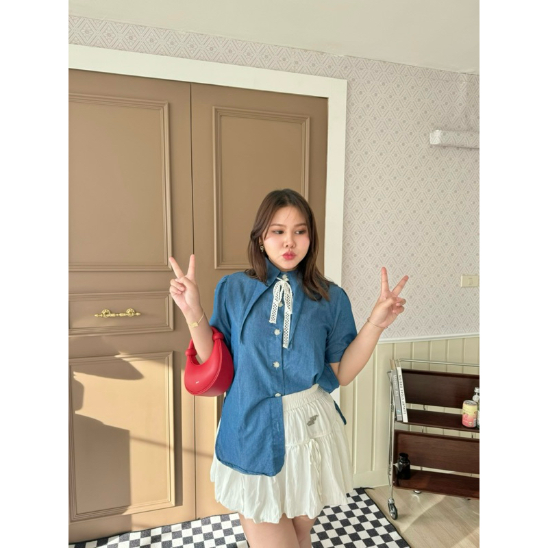 Chartaue blouse เสื้อคอปกแบบแหลม มีโบว์ - merry house